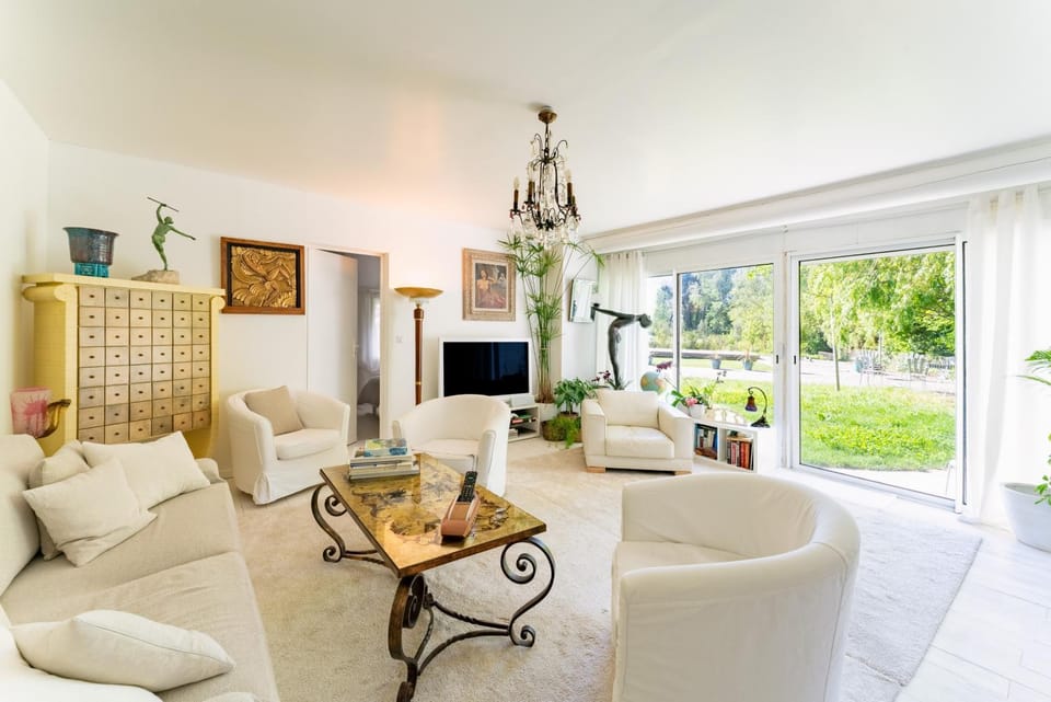 Property building, Living room