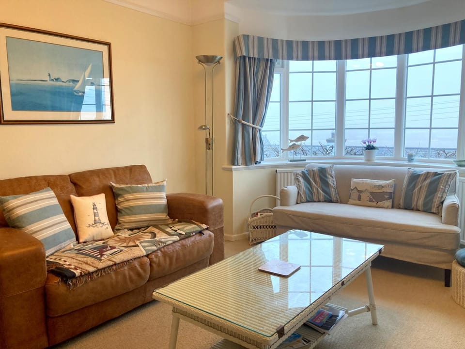 Lighthouse Cottage, 19 Broadlands, Shaldon House in Teignbridge