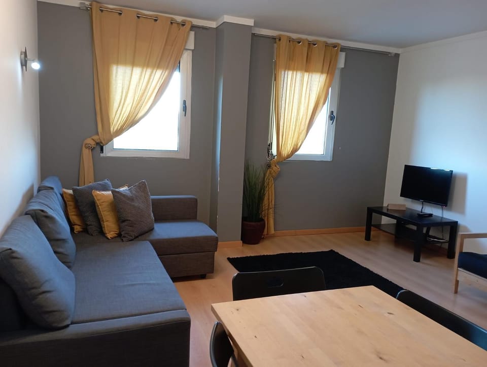 Cardoso Pires 2 Bedrooms Apt. Apartment in Lisbon
