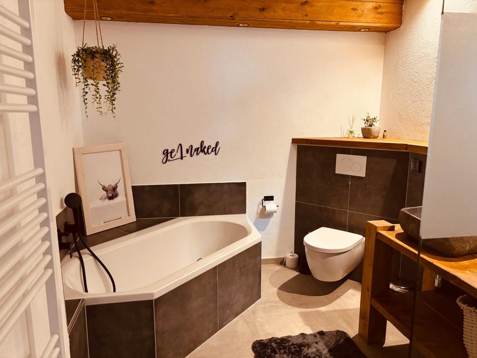 Rheingaulodge -Ihre Auszeit am Rheinsteig House in Oestrich-Winkel