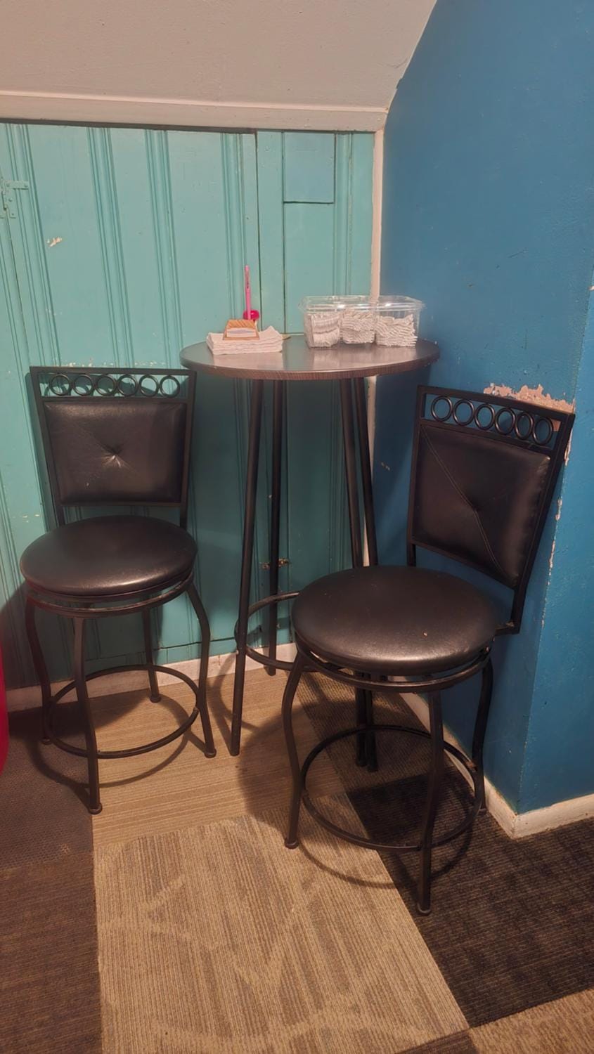 Seating area, Dining area