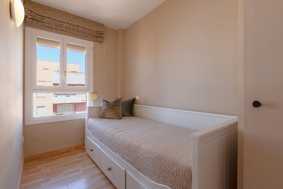 Marbella Port Beachfront - EaW Homes Apartment in Marbella