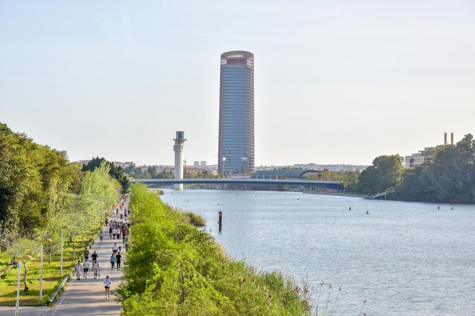 Nearby landmark, Day