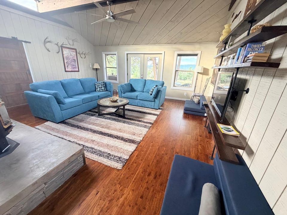 TV and multimedia, Living room, Evening entertainment, fireplace