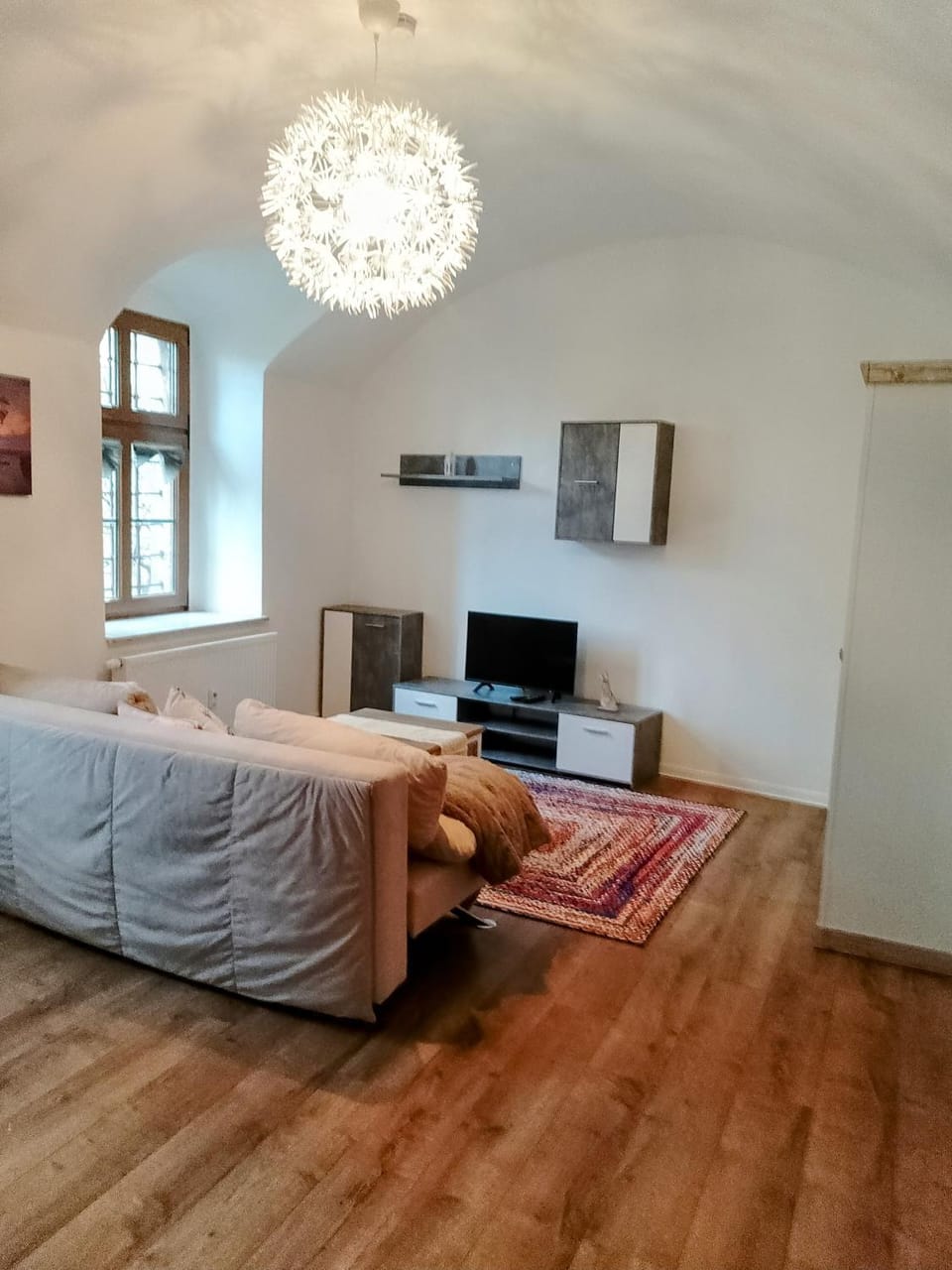 TV and multimedia, Photo of the whole room