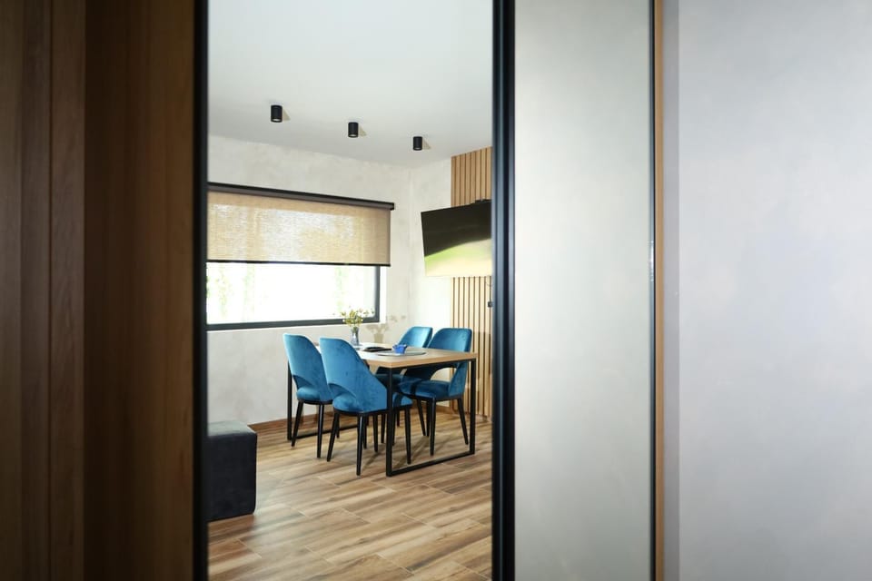 Kitchen or kitchenette, Seating area