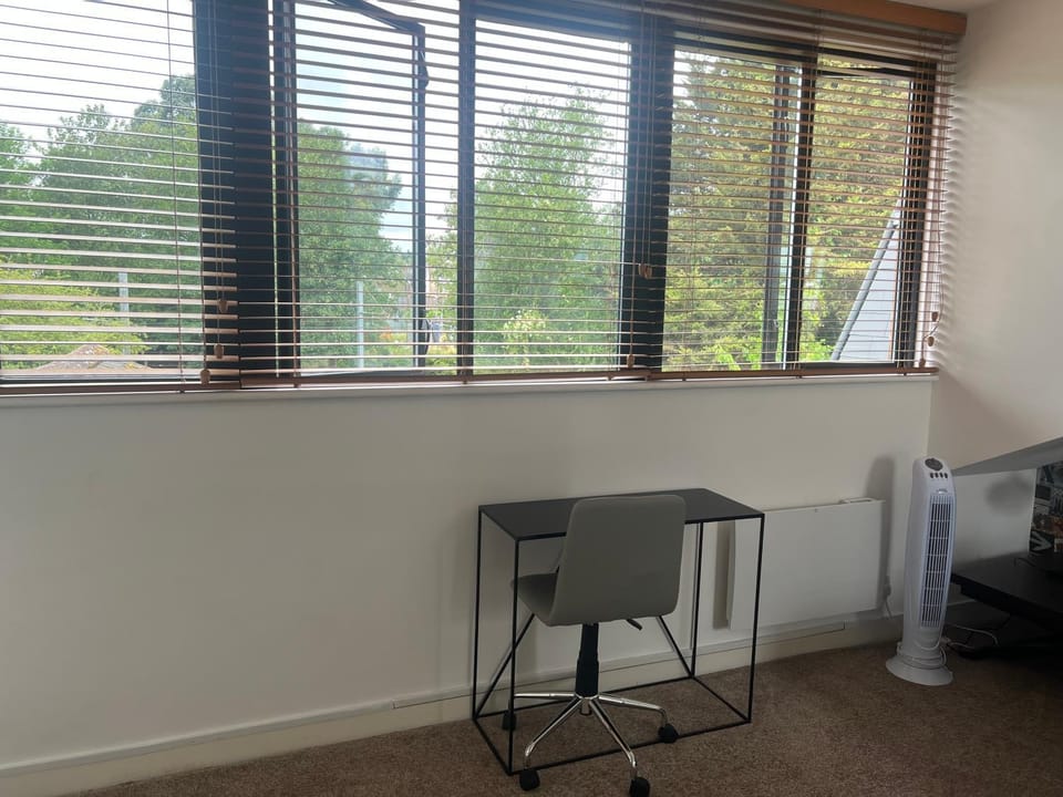 Modern & Cosy 1 Bed Flat in the heart of Wimbledon with parking Apartment in London