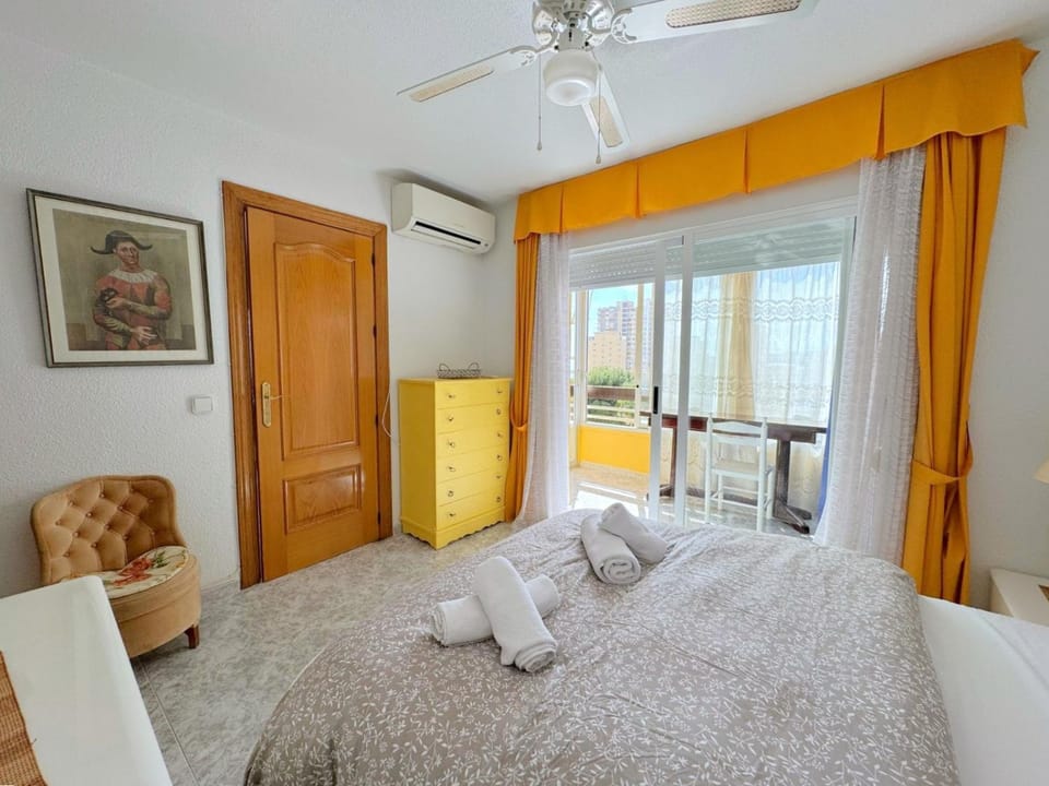 Bedroom, air conditioner