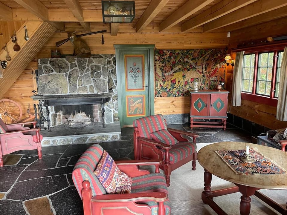 Living room, Seating area