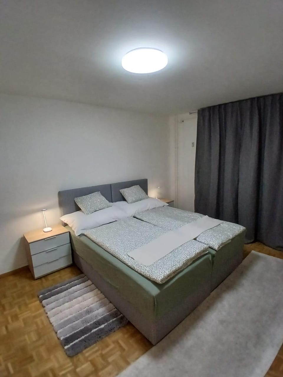 4 Zimmer, 6 Betten, neu möbliert, im Zentrum Apartment in Basel