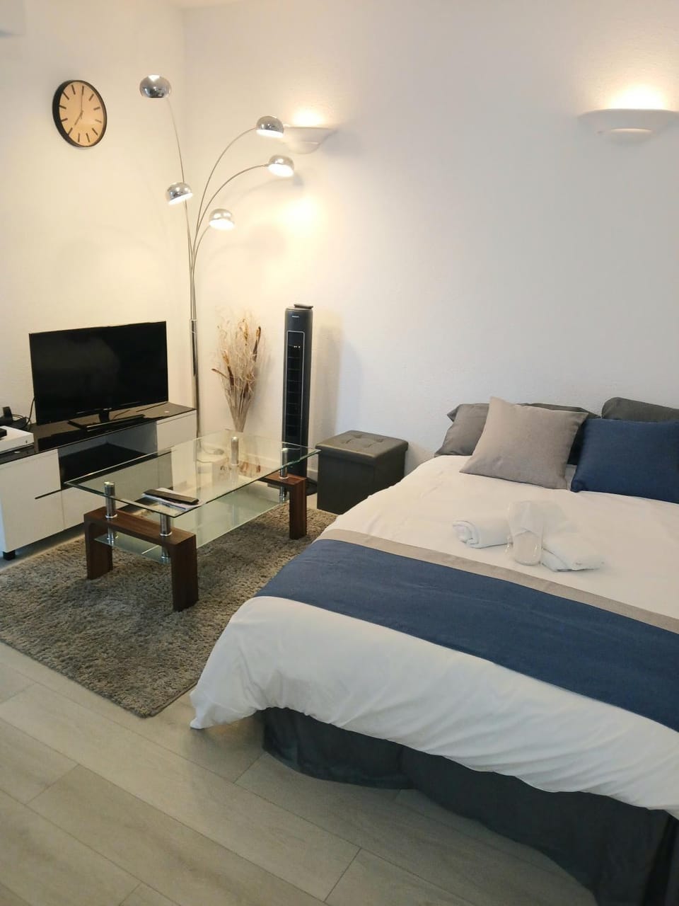 Communal lounge/ TV room