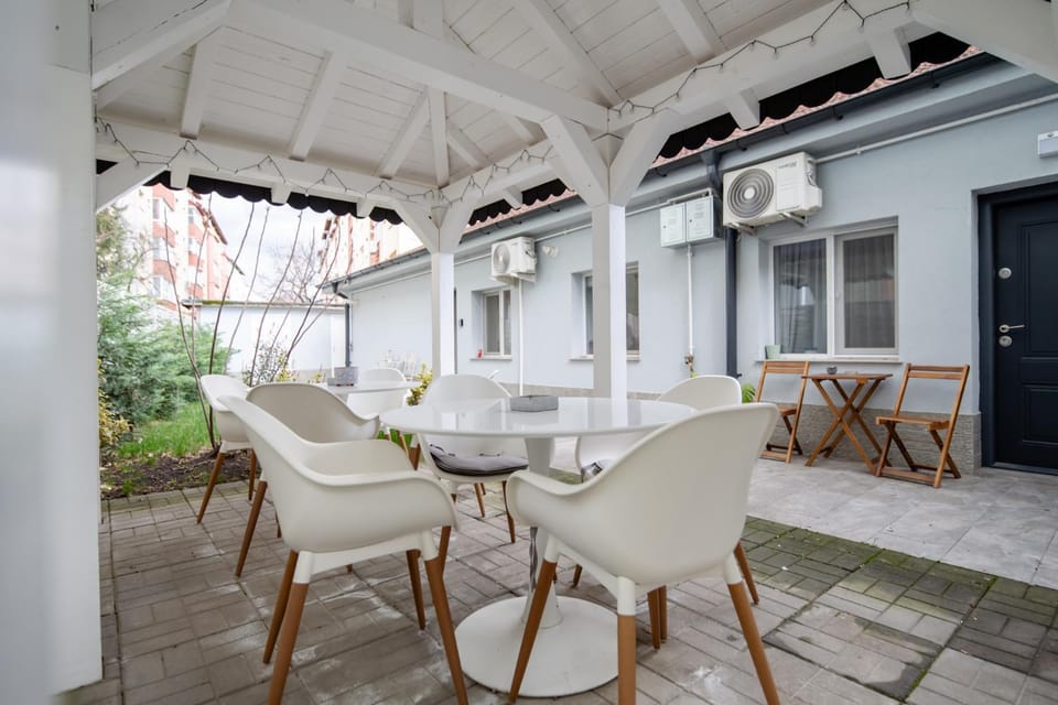 Garden, View (from property/room), Balcony/Terrace