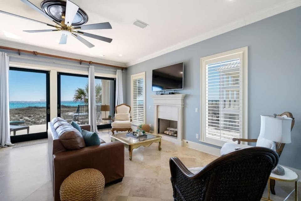 The Carlyle House in Pensacola Beach