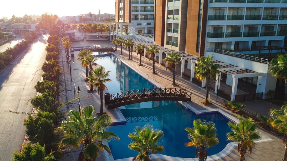 Property building, Bird's eye view, Swimming pool