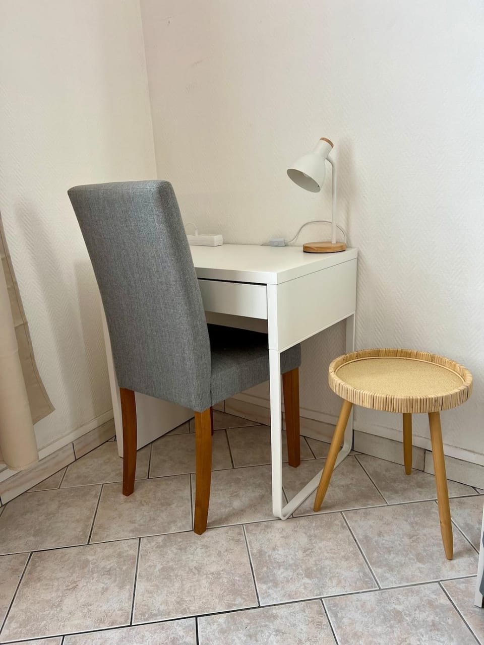 Seating area, Bedroom