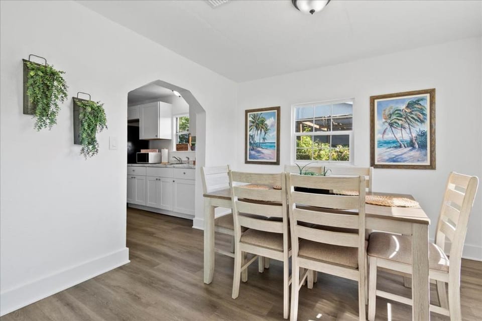 4BR Escape Near Beach & Downtown House in Oakland Park