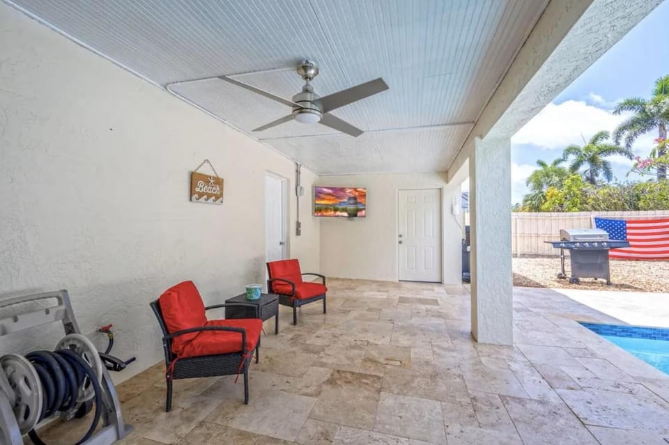 White Sands Retreat House in Marco Island