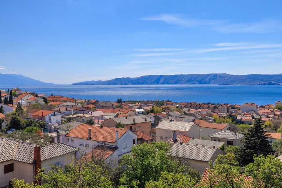 City view, Sea view