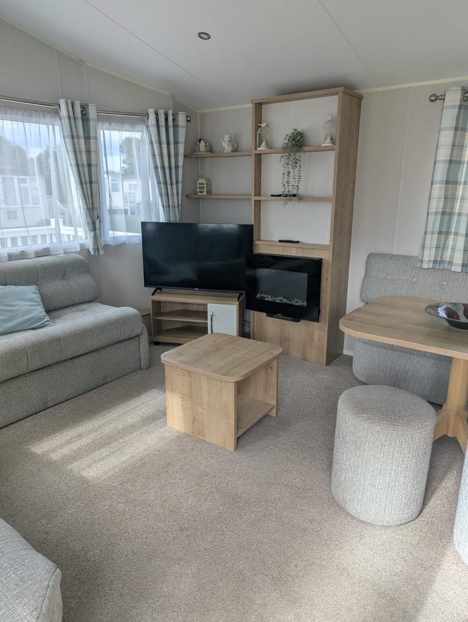 TV and multimedia, Living room, Seating area