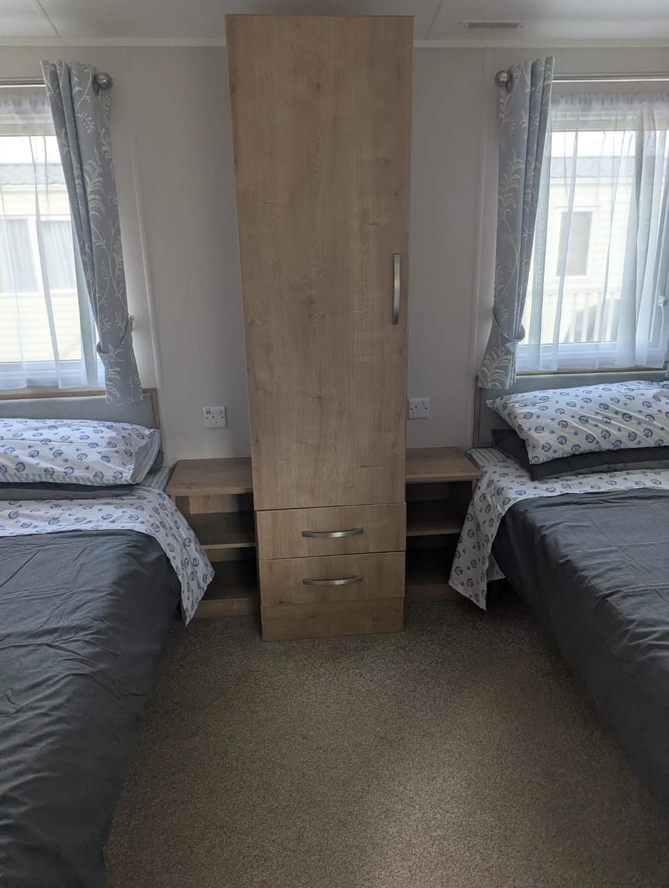 Bed, Photo of the whole room, wardrobe