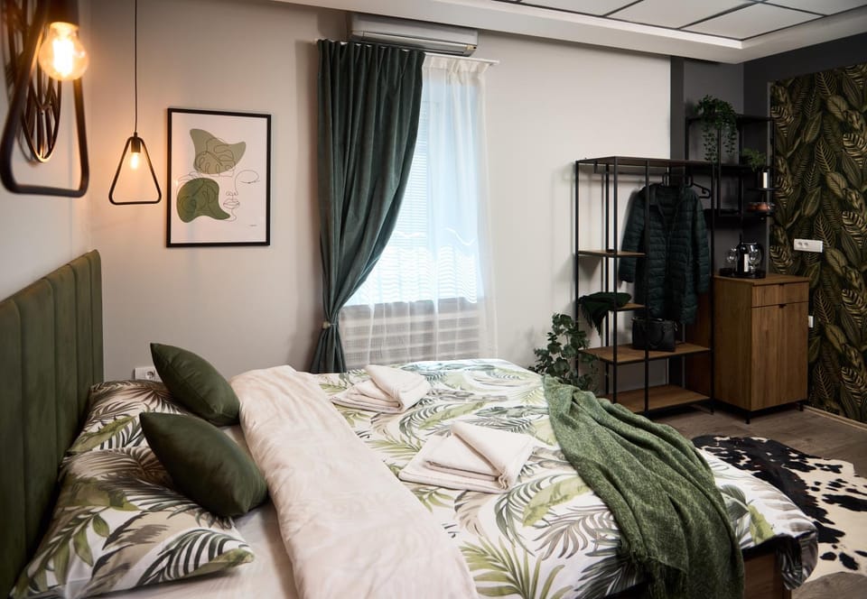 Bed, Photo of the whole room