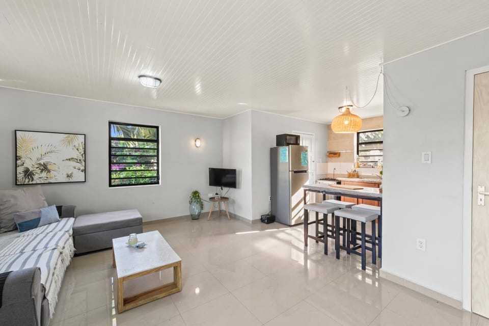 Kitchen or kitchenette, Living room, Dining area