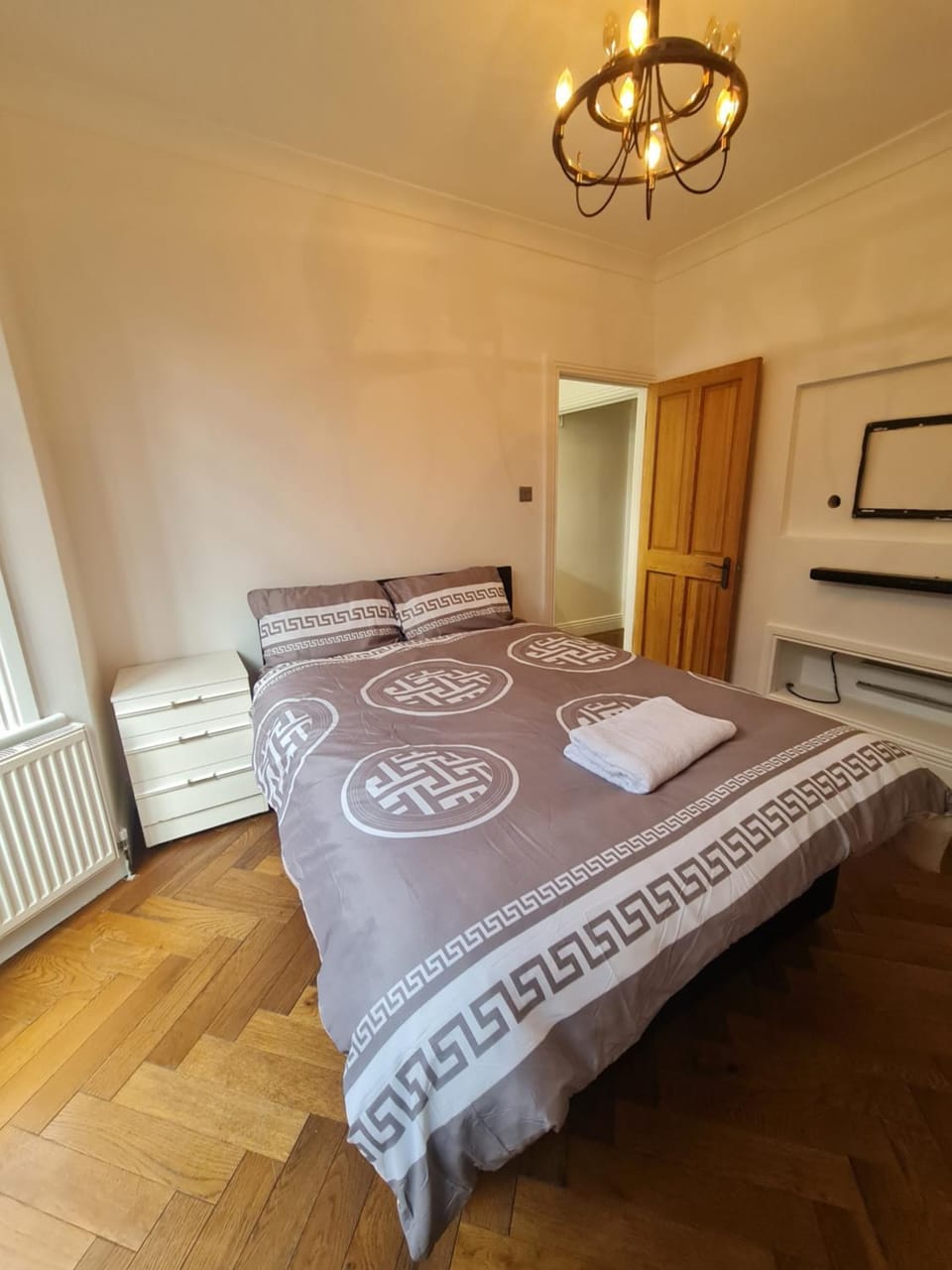 Bed, Photo of the whole room, Bedroom, internet, towels, wardrobe