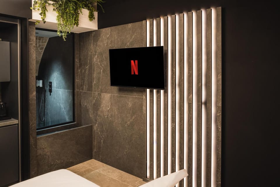 Communal lounge/ TV room, TV and multimedia