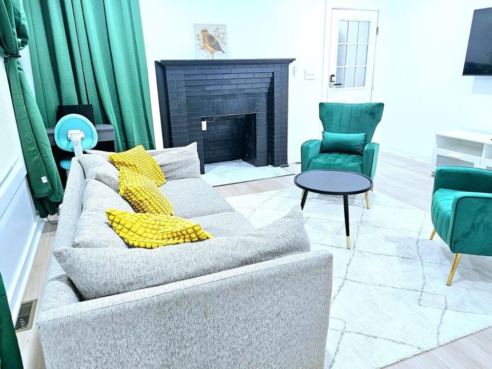Golden lane Villa House in Kannapolis