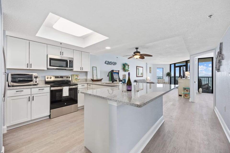 Family-Friendly Oceanfront Condo at Compass Cove Resort in Myrtle Beach Apartment in Myrtle Beach