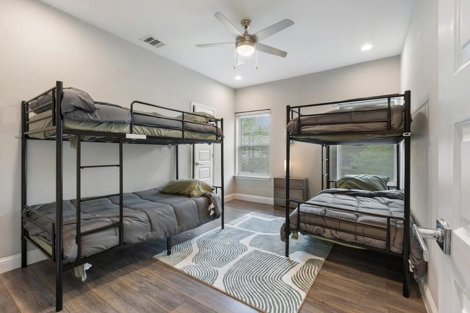 Bed, Photo of the whole room, Bedroom, bunk bed