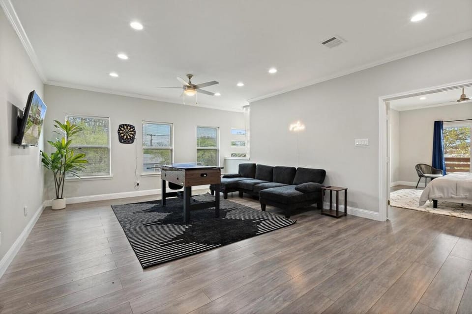 Bed, Game Room, TV and multimedia, Living room