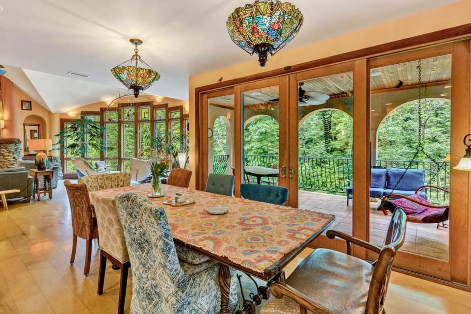 Brookwood House House in Virginia