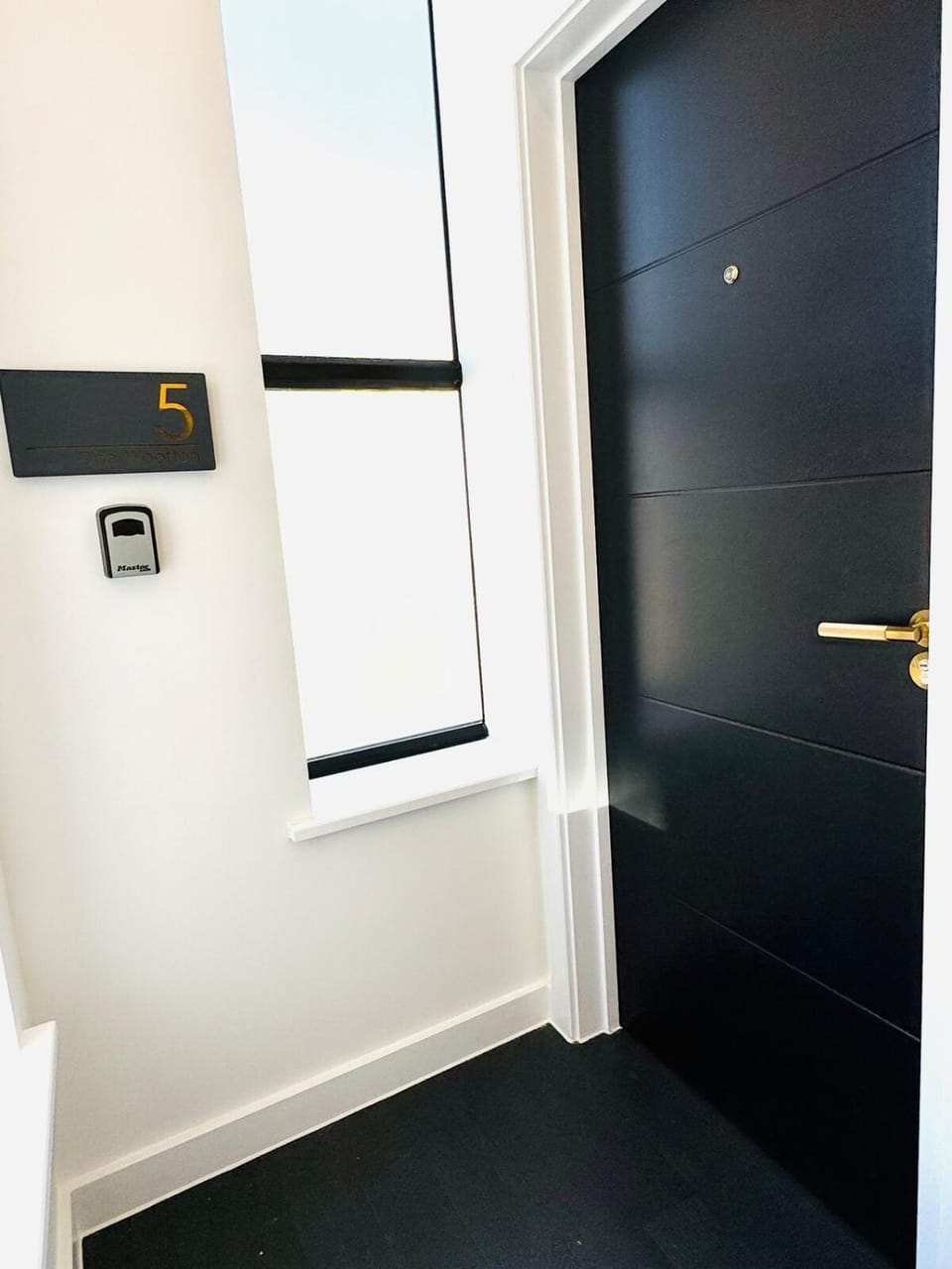 BIG Penthouse - 3-Bedroom - 2-Bathroom - Sleeps 8 Apartment in Bournemouth