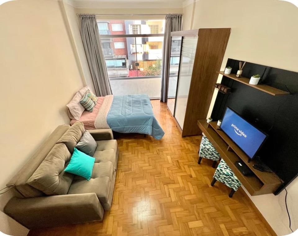 Ap completo, SmartTV, WiFi 250Mb, Prox Metrô Apartment in Sao Paulo City