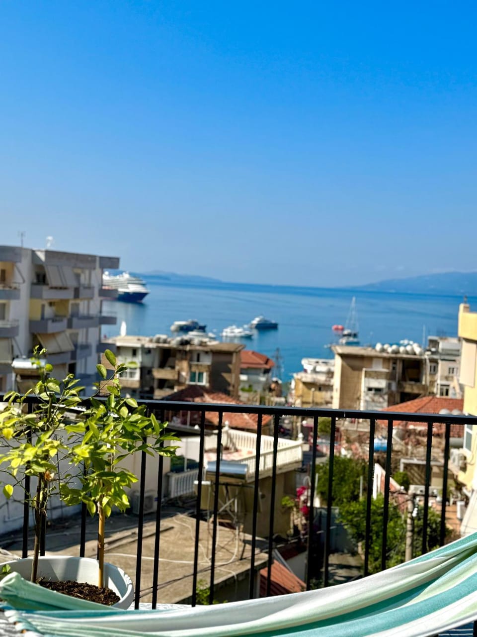 Vila51 Tropical Deluxe Apartment Apartment in Sarandë