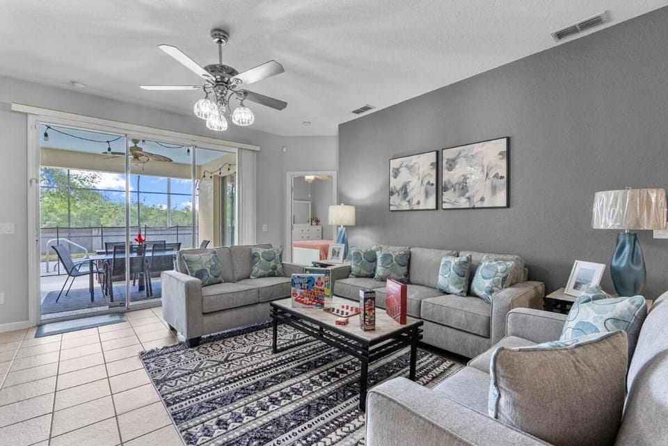New! 6BR Home Close to Disney World! Private Pool! House in Poinciana