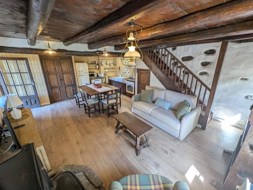 Casa Rústica y Chic con Chimenea y Vistas Panorámicas de La Vall de Boí Chalet in Alta Ribagorça