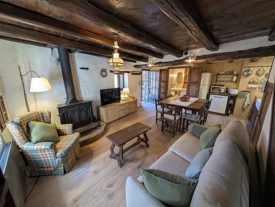 Casa Rústica y Chic con Chimenea y Vistas Panorámicas de La Vall de Boí Chalet in Alta Ribagorça