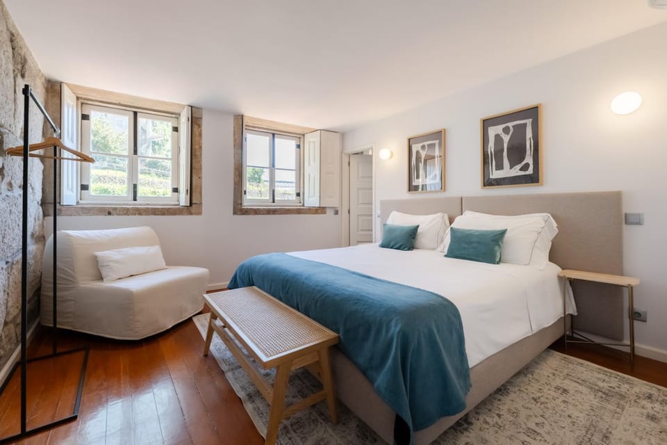 Bed, Photo of the whole room, Decorative detail, Bedroom