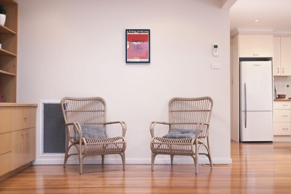 A Coastal Break House in Inverloch