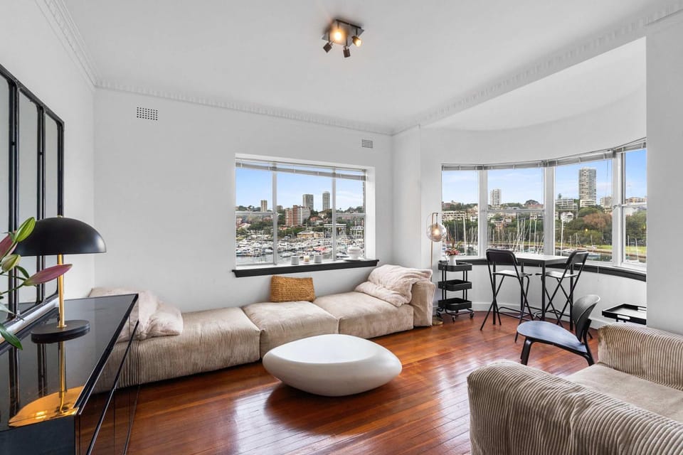 Stunning Waterfront Haven with Majestic Views Apartment in Sydney