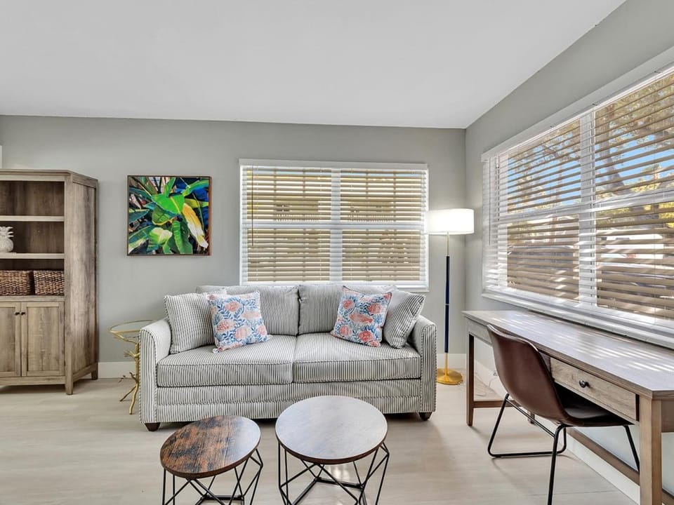 North Hollywood Beach 1BR | Walk to Ocean Apartment in Hollywood Beach