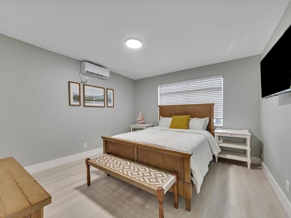 Hollywood Beach 1BR Getaway | WiFi + AC Apartment in Hollywood Beach