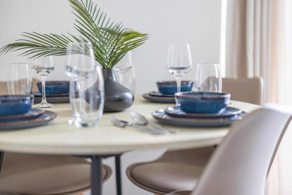 Seating area, Dining area