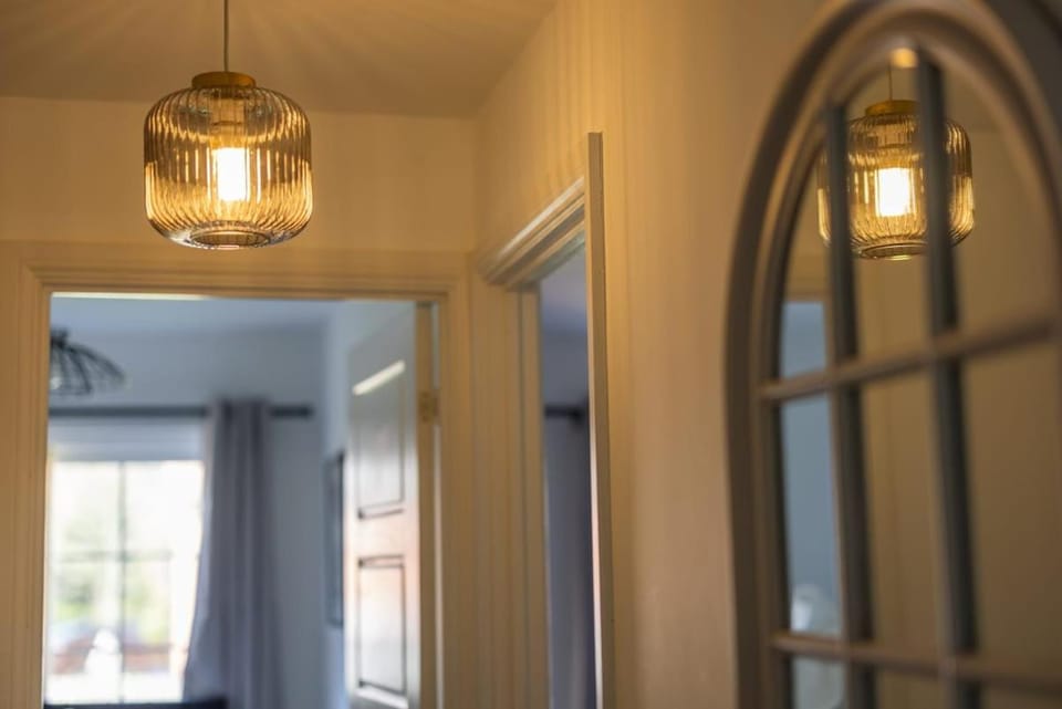 Newcastle Spacious 3-bedroom Semi-detached House with Parking, Sleeps 8, by URBAN PINNACLE STAYS House in Newcastle upon Tyne