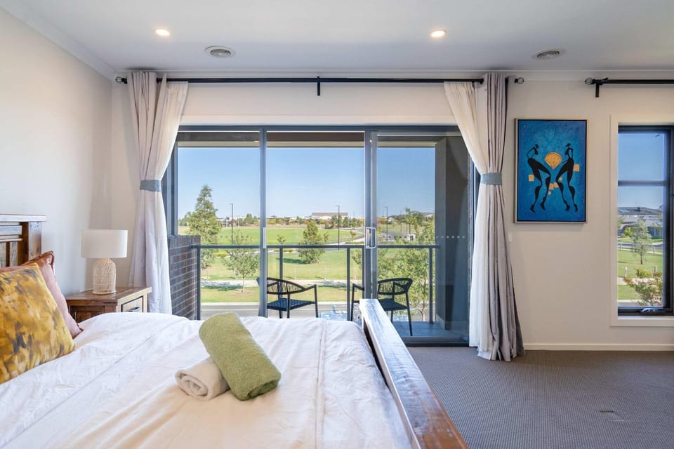 Bed, View (from property/room), Balcony/Terrace, Photo of the whole room, Bedroom