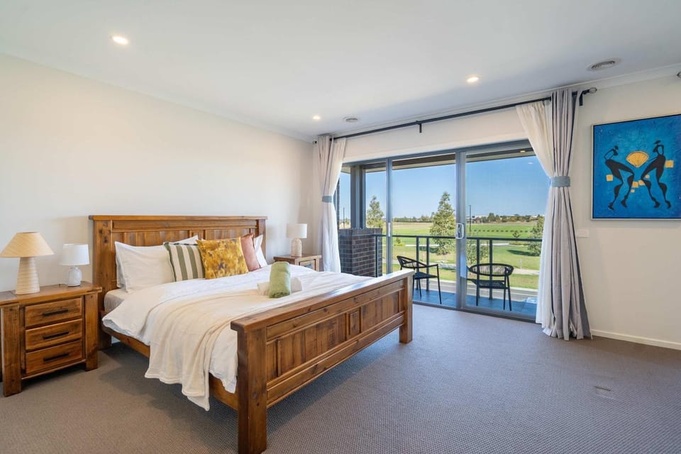 Bed, View (from property/room), Balcony/Terrace, Photo of the whole room, Bedroom, towels
