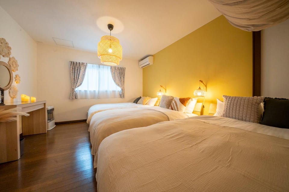 Bed, Photo of the whole room, Bedroom, air conditioner