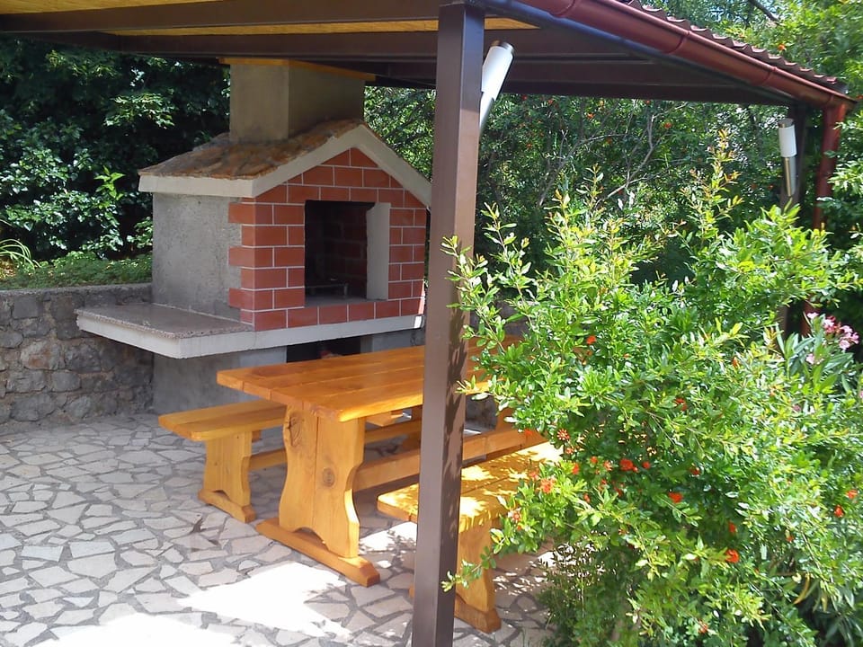 BBQ facilities, Garden, Balcony/Terrace